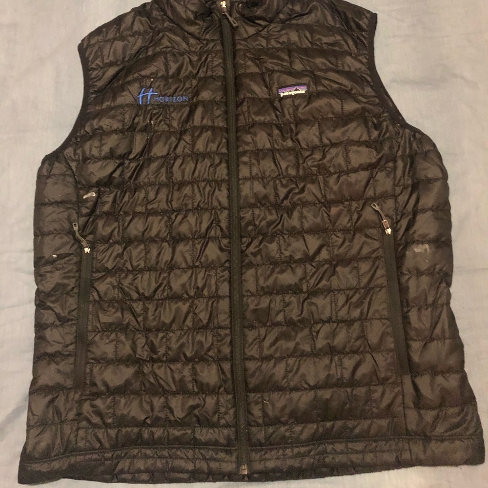 Patagonia Patagonia men’s two XL great look puffer vest light